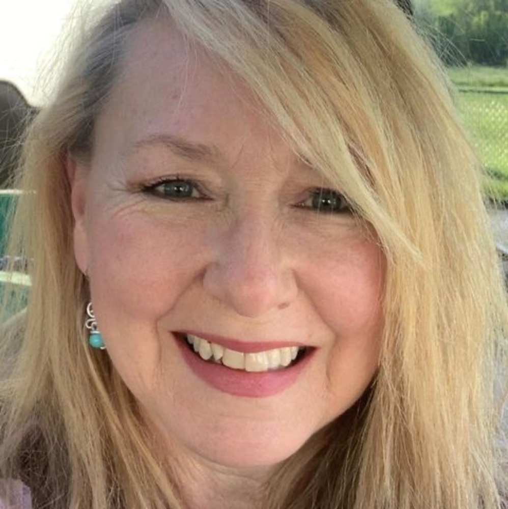 Meet your Posher, Robbin Lynn